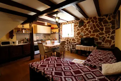 Kamena kuća 147 m², Poreč - 3 etaže i dvorište - 6