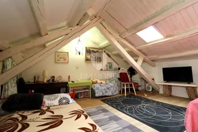 Kamena kuća 147 m², Poreč - 3 etaže i dvorište - 10