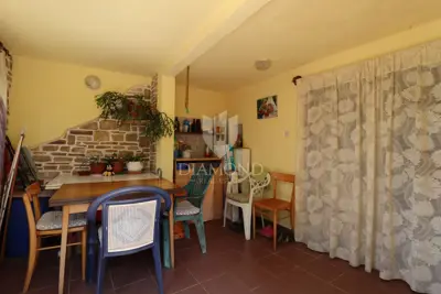 Kamena kuća 147 m², Poreč - 3 etaže i dvorište - 5