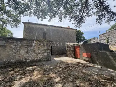 Stone house 100 m², Mali Dol - garage and yard 390 m² - 18