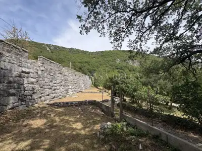 Stone house 100 m², Mali Dol - garage and yard 390 m² - 19