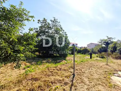 Building plot 1,696 m², Marinići - center and quiet location