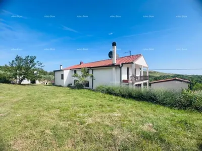 House 200 m², Buje - quiet location and large plot