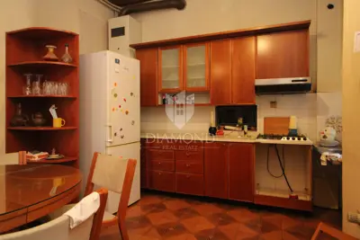 Stan 81 m², Centar Rijeke - 2 sobe i drvarnica - 7