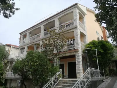 House 570 m², Crikvenica - 7 residential units