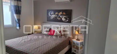 Kuća 140 m², Rukavac na Visu - 2 stana i terasa 50 m² - 6