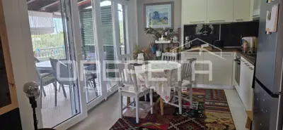Kuća 140 m², Rukavac na Visu - 2 stana i terasa 50 m² - 22