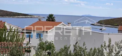 Kuća 140 m², Rukavac na Visu - 2 stana i terasa 50 m² - 7