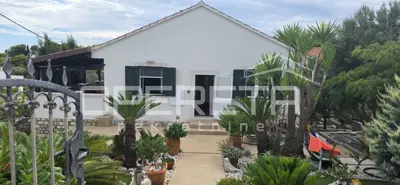Kuća 140 m², Rukavac na Visu - 2 stana i terasa 50 m² - 4