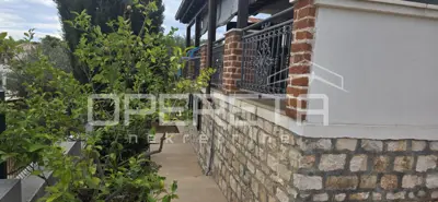 Kuća 140 m², Rukavac na Visu - 2 stana i terasa 50 m² - 19