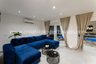 Vila 224 m², Kaštela - bazen i pogled na more - 10
