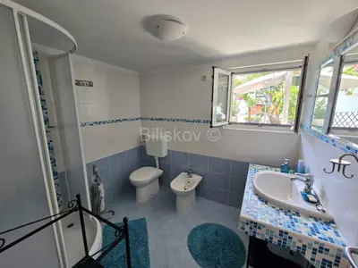 Dvojna kuća 80 m², Okrug Gornji, drugi red od mora - 9