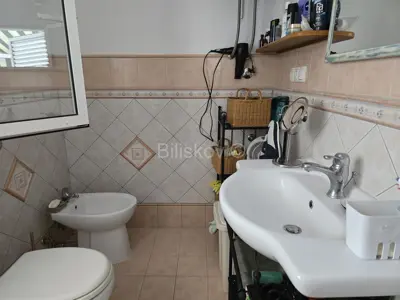 Dvojna kuća 80 m², Okrug Gornji, drugi red od mora - 19