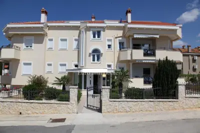 Villa 7 apartmana, Diklo - 4 zvjezdice i klimatizirano
