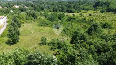 Veliko građevinsko zemljište kod Labina