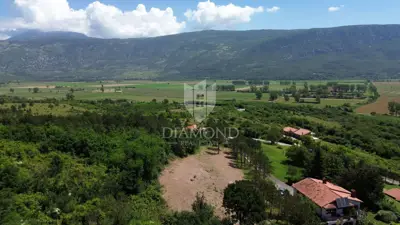 Kuća u Kršanu, 2 stambene jedinice i dodatno građevinsko zemljište - 3