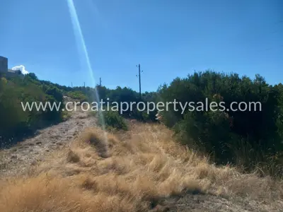 Land, Brač, 500 m², 98 000 € - 5