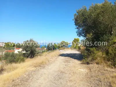 Land, Brač, 500 m², 98 000 € - 3