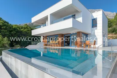 Villa 445 m², Makarska - in der Nähe des Strandes und Panoramablick auf das Meer
