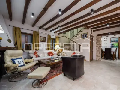 Haus 144 m², Murter Zentrum - 40 m vom Meer - 5