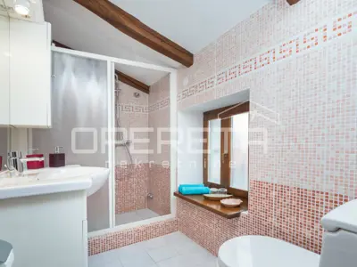 Haus 144 m², Murter Zentrum - 40 m vom Meer - 11