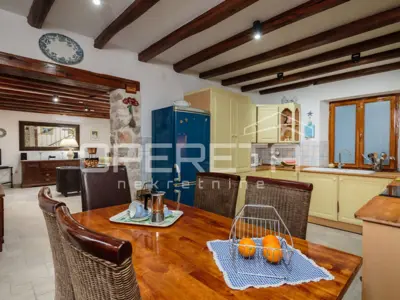 Haus 144 m², Murter Zentrum - 40 m vom Meer - 15