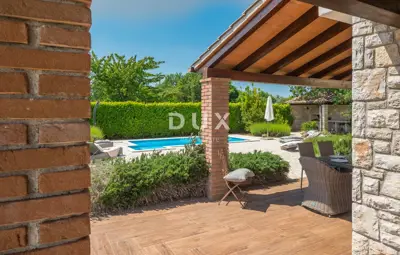 Detached house 110 m², Sveti Lovreč, pool and garden