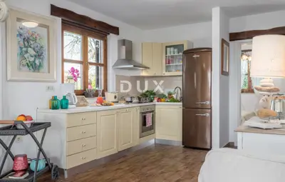 Freistehendes Haus 110 m², Sveti Lovreč, Pool und Garten - 6