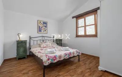 Freistehendes Haus 110 m², Sveti Lovreč, Pool und Garten - 12