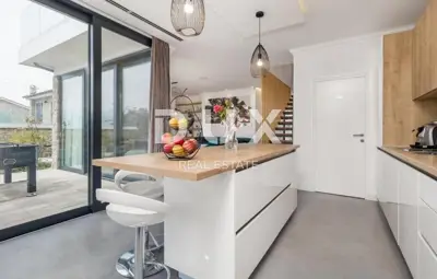 Villa 240 m², Lun - beheizter Pool und Meerblick - 9