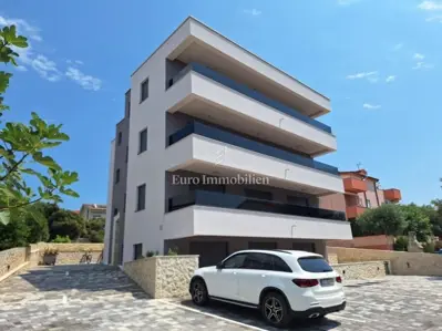 Penthouse 74 m², Mandre - pogled na more i terasa
