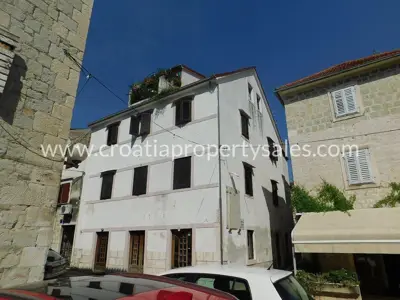 Stan 90 m², Kaštela centar - 30 m od mora