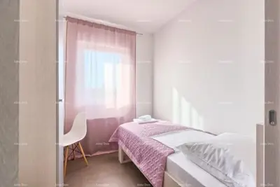 Villa with 5 apartments, Pula Kaštanjer, quiet location - 14