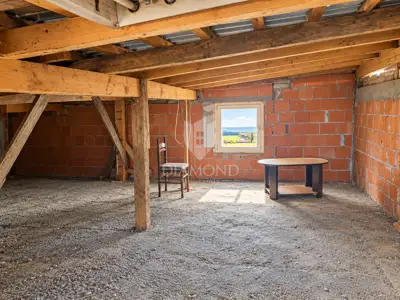 Kuća s velikom okućnicom od 2300 m² u mirnom okruženju - 9