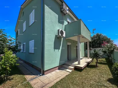 House in Valbandon, two apartments and garage