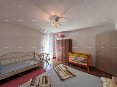 House in Valbandon, two apartments and garage - 14