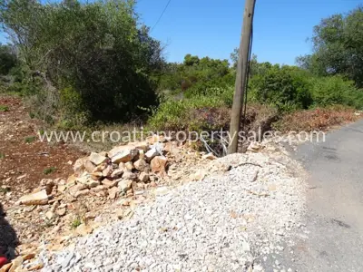 Građevinsko zemljište 2.893 m², Šolta - mirno okruženje - 2
