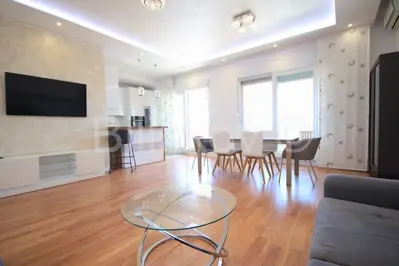 Split, Žnjan prodaja luksuzni stan 101 m² i lođa 26 m² - 2