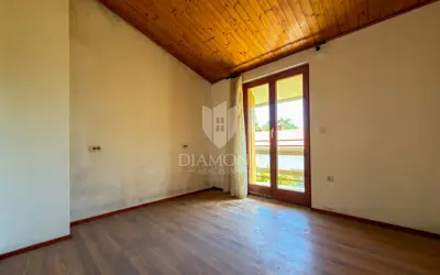 House 200 m², Labin surroundings, yard and auxiliary building - 15
