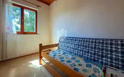 House 200 m², Labin surroundings, yard and auxiliary building - 16