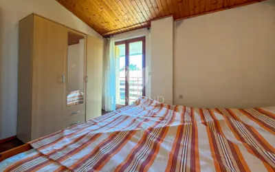 House 200 m², Labin surroundings, yard and auxiliary building - 14