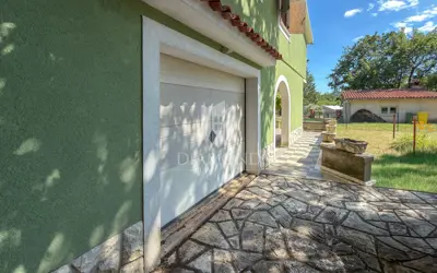 House 200 m², Labin surroundings, yard and auxiliary building - 22