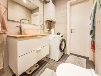 Apartment at Kvaternikov trg, Maksimir - 2 rooms - 8