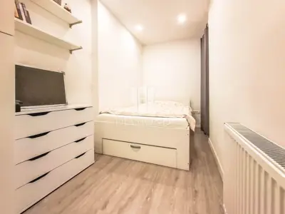 Apartment at Kvaternikov trg, Maksimir - 2 rooms - 6