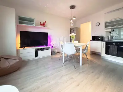 Apartment at Kvaternikov trg, Maksimir - 2 rooms - 4