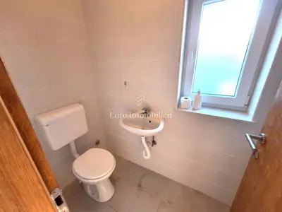 Apartman 64 m², Malinska - bazen i okućnica - 9