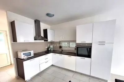 Apartman 64 m², Malinska - bazen i okućnica - 4