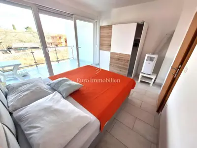 Apartman 64 m², Malinska - bazen i okućnica - 15