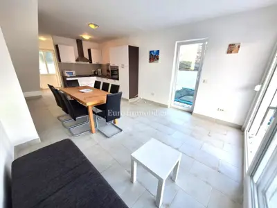Apartman 64 m², Malinska - bazen i okućnica - 5