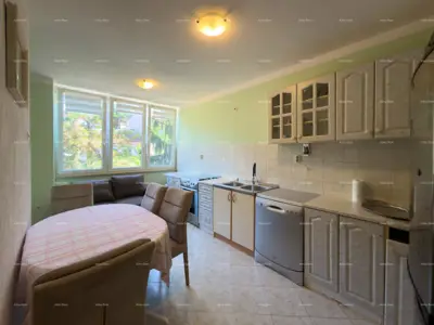 Apartment 58 m², Pula Kaštanjer - near the center and two loggias